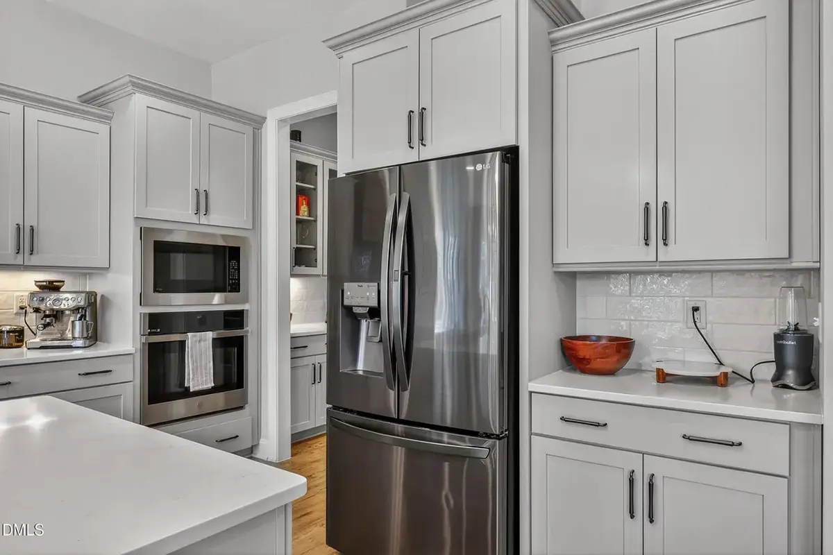 Interior 10 – Proiect de casa parter cu mansardă 339 m²: 4 Dormitoare, Birou, 4 Bai, Bucatarie deschisa, Garaj — 37290R