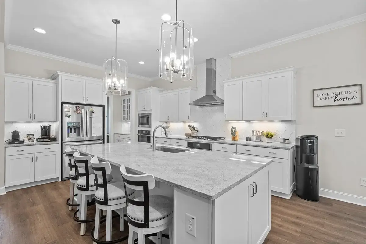 Interior 14 – Proiect de casa parter cu mansardă 341 m²: 4 Dormitoare, Birou, 3 Bai, Bucatarie deschisa, Garaj — 68875R