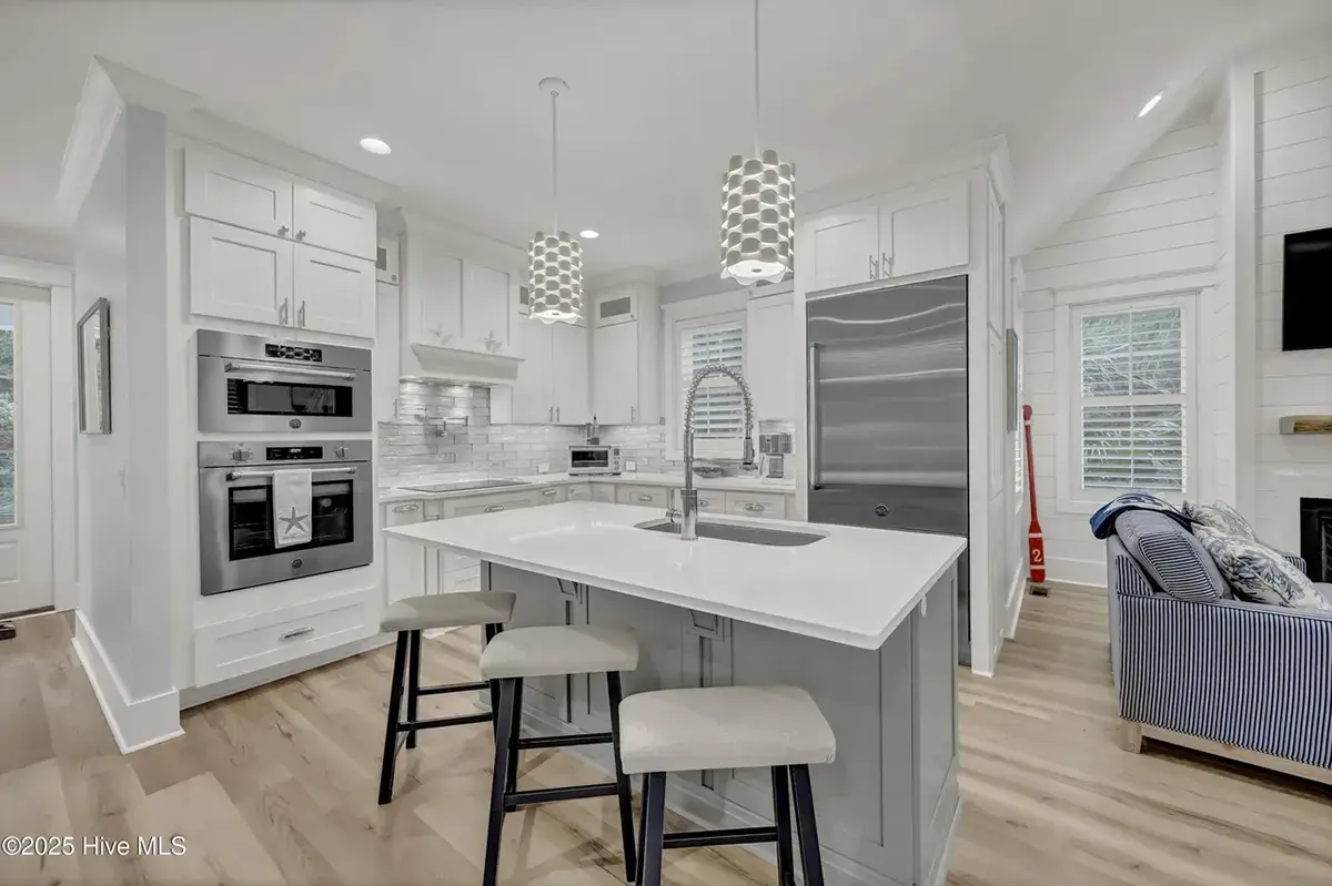 Interior 10 – Proiect de casa parter cu mansardă 157 m²: 4 Dormitoare, 4 Bai, fara Garaj — 82275R