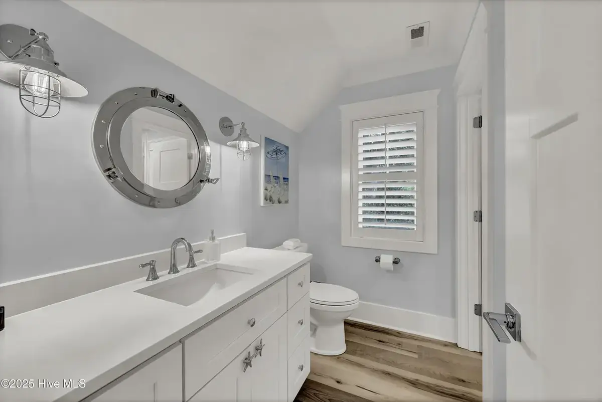 Interior 4 – Proiect de casa parter cu mansardă 157 m²: 4 Dormitoare, 4 Bai, fara Garaj — 82275R