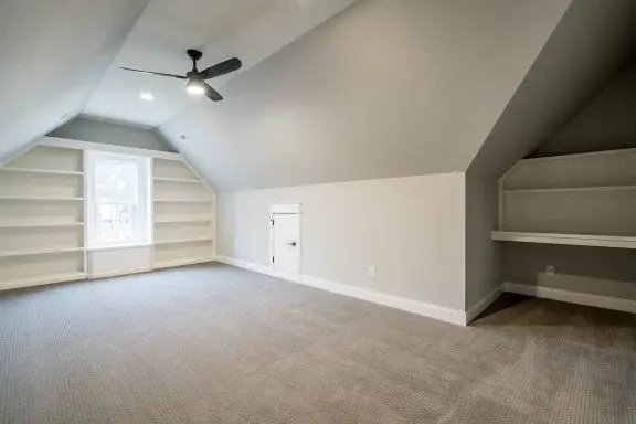 Interior 7 – Proiect de casa parter cu mansardă 386 m²: 4 Dormitoare, Birou, 5 Bai, Bucatarie deschisa, Garaj — 59424R