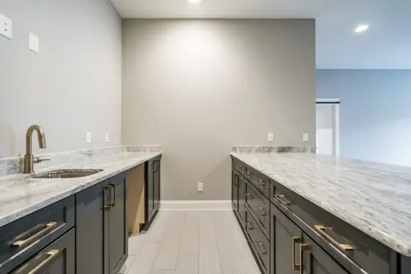 Interior 8 – Proiect de casa parter cu mansardă 386 m²: 4 Dormitoare, Birou, 5 Bai, Bucatarie deschisa, Garaj — 59424R