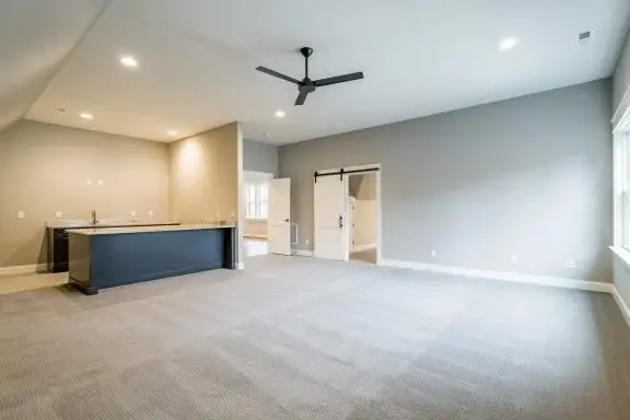 Interior 9 – Proiect de casa parter cu mansardă 386 m²: 4 Dormitoare, Birou, 5 Bai, Bucatarie deschisa, Garaj — 59424R