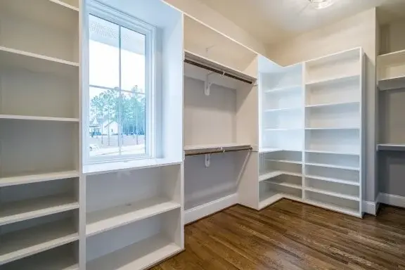 Interior 11 – Proiect de casa parter cu mansardă 386 m²: 4 Dormitoare, Birou, 5 Bai, Bucatarie deschisa, Garaj — 59424R