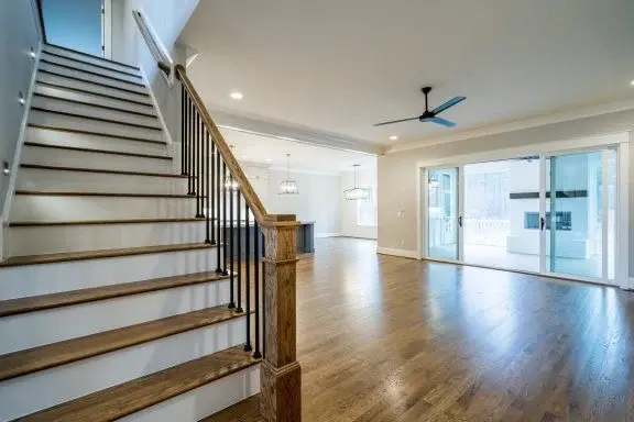 Interior 4 – Proiect de casa parter cu mansardă 386 m²: 4 Dormitoare, Birou, 5 Bai, Bucatarie deschisa, Garaj — 59424R
