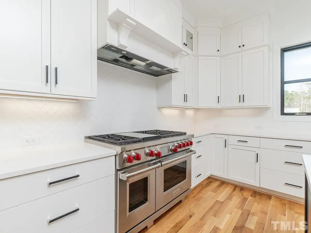 Proiect de casa parter cu mansardă 419 m²: 4 Dormitoare, 4 Bai, Bucatarie deschisa, Garaj