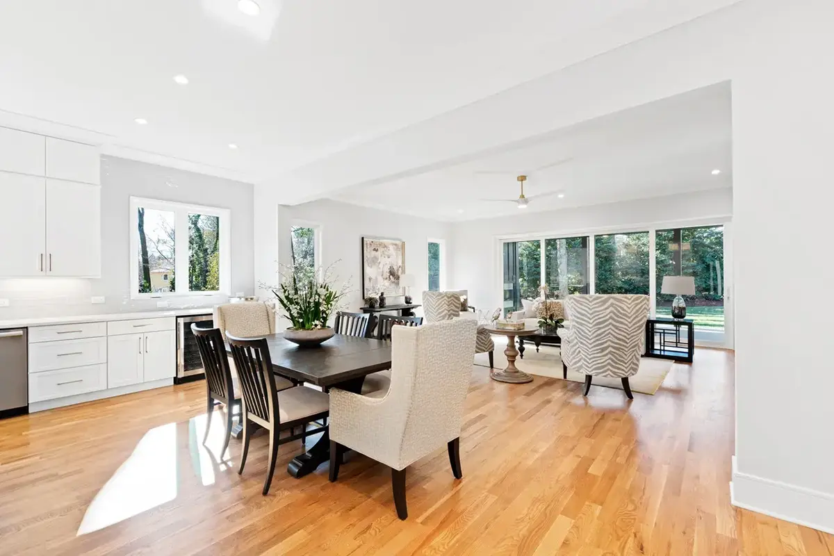 Proiect de casa cu etaj 465 m²: 5 Dormitoare, 5 Bai, Bucatarie deschisa, Garaj