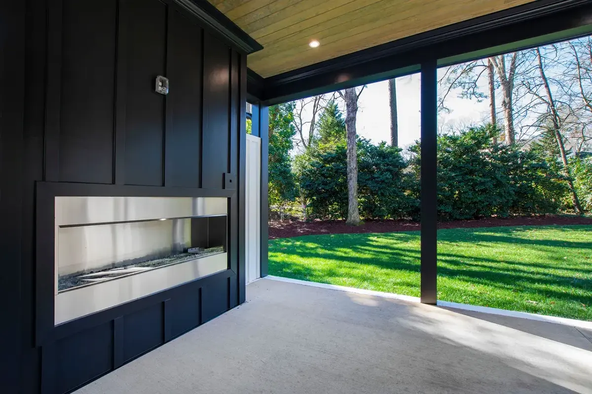 Proiect de casa cu etaj 465 m²: 5 Dormitoare, 5 Bai, Bucatarie deschisa, Garaj