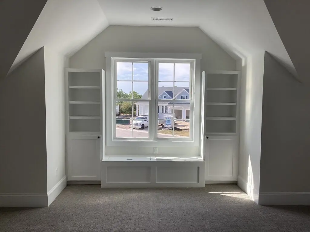 Proiect de casa parter 335 m²: 3 Dormitoare, 7 Bai, Bucatarie deschisa, Garaj