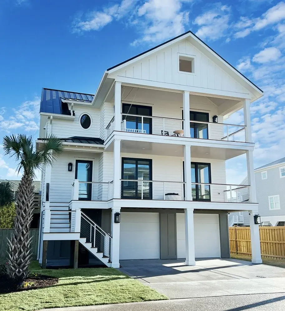 Fotografii reale ale caselor construite 9 – Proiect de casa cu 2 etaje 335 m²: 5 Dormitoare, 6 Bai, Bucatarie deschisa, Garaj — 78451R