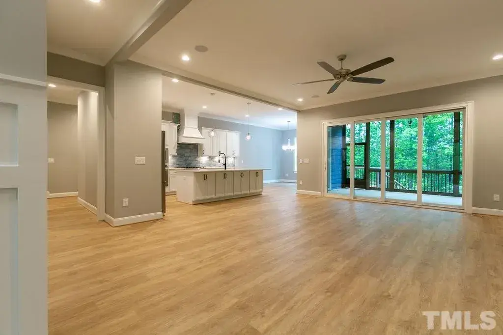 Interior 12 – Proiect de casa parter cu mansardă 403 m²: 3 Dormitoare, Birou, 5 Bai, Bucatarie deschisa, Garaj — 40137R