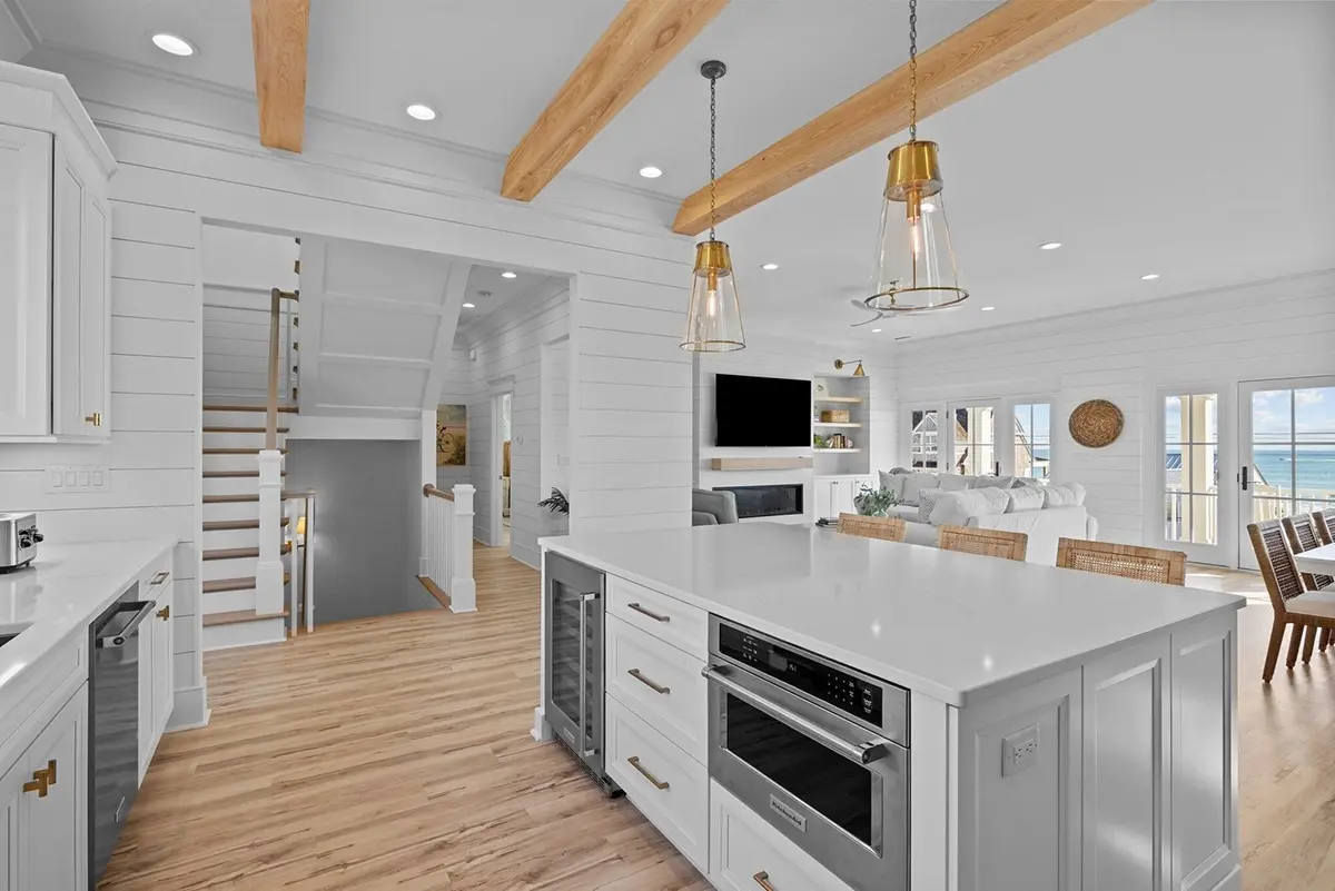 Interior 19 – Proiect de casa cu 2 etaje 473 m²: 5 Dormitoare, 5 Bai, Bucatarie deschisa, Garaj — 67090R