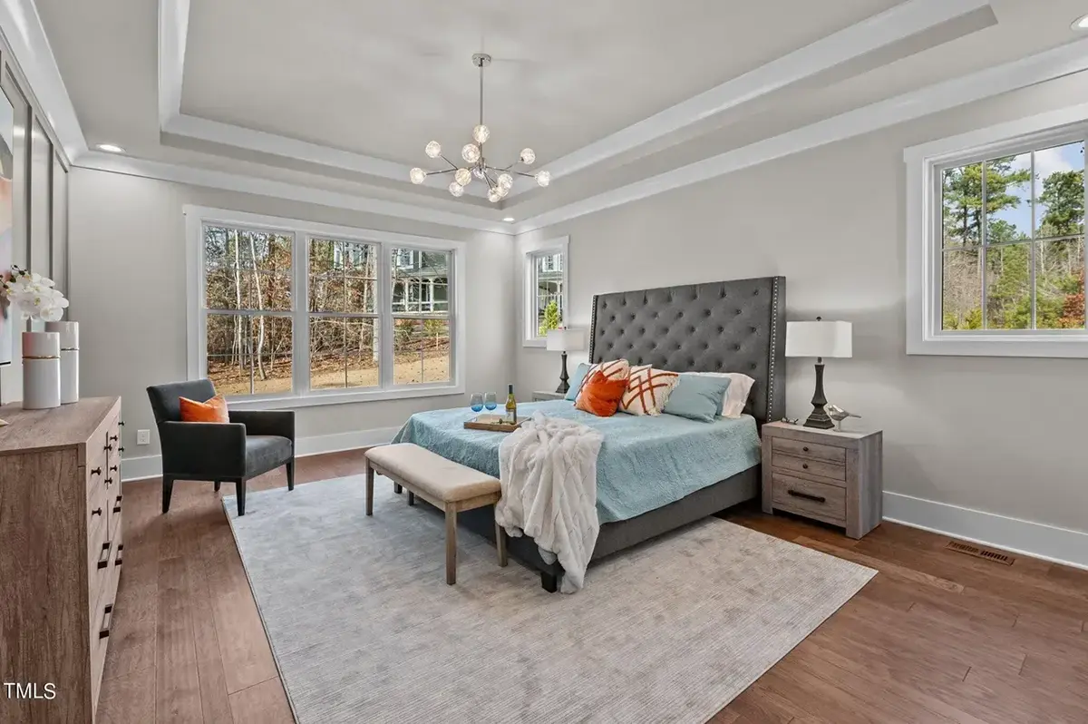 Interior 10 – Proiect de casa parter cu mansardă 425 m²: 4 Dormitoare, 4 Bai, Bucatarie deschisa, Garaj — 73643R