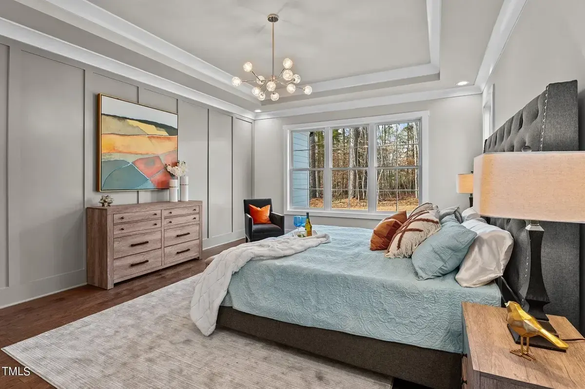 Interior 11 – Proiect de casa parter cu mansardă 425 m²: 4 Dormitoare, 4 Bai, Bucatarie deschisa, Garaj — 73643R