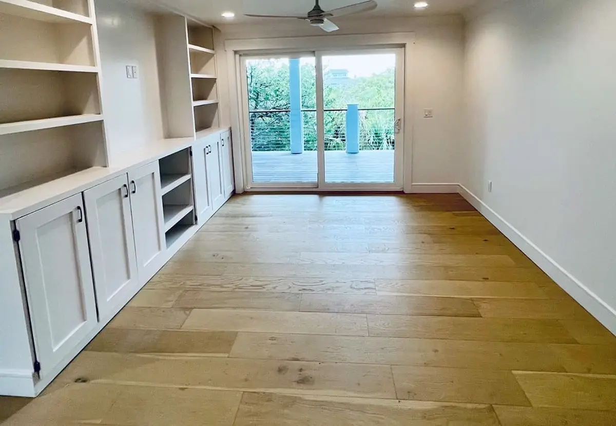 Interior 9 – Proiect de casa cu 2 etaje 301 m²: 4 Dormitoare, 4 Bai, Bucatarie deschisa, Garaj — 87724R