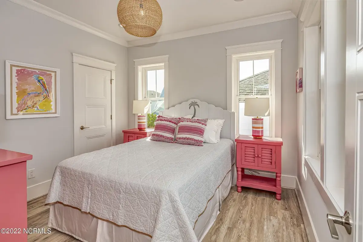 Interior 7 – Proiect de casa cu etaj 219 m²: 5 Dormitoare, 3 Bai, Bucatarie deschisa, fara Garaj — 53391R