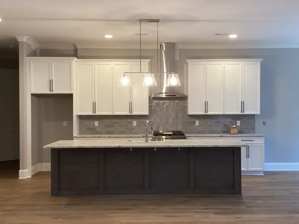 Interior 5 – Proiect de casa parter cu mansardă 270 m²: 3 Dormitoare, Birou, 4 Bai, Bucatarie deschisa, Garaj — 39461R