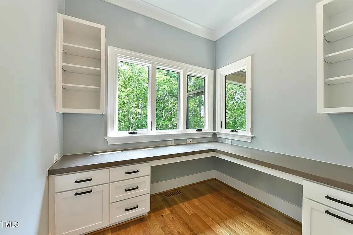 Interior 13 – Proiect de casa parter cu mansardă 399 m²: 5 Dormitoare, 7 Bai, Bucatarie deschisa, Garaj — 51547R
