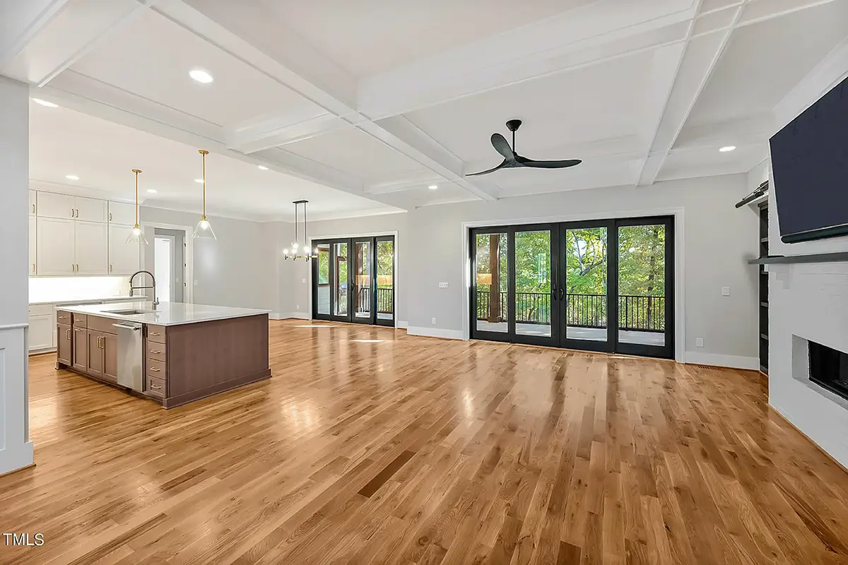 Interior 8 – Proiect de casa parter cu mansardă 399 m²: 5 Dormitoare, 7 Bai, Bucatarie deschisa, Garaj — 51547R