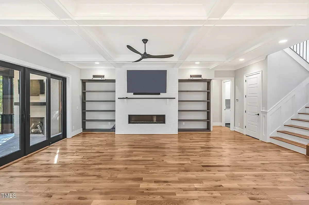 Interior 9 – Proiect de casa parter cu mansardă 399 m²: 5 Dormitoare, 7 Bai, Bucatarie deschisa, Garaj — 51547R