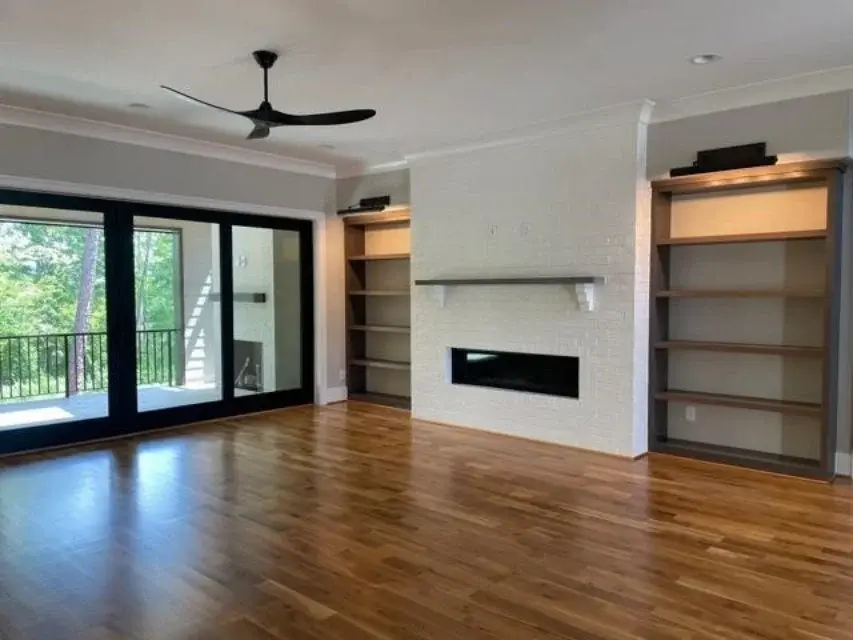 Interior 6 – Proiect de casa cu etaj 381 m²: 4 Dormitoare, 5 Bai, Bucatarie deschisa, Garaj — 84914R