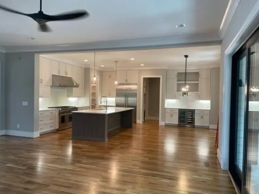 Interior 5 – Proiect de casa cu etaj 381 m²: 4 Dormitoare, 5 Bai, Bucatarie deschisa, Garaj — 84914R