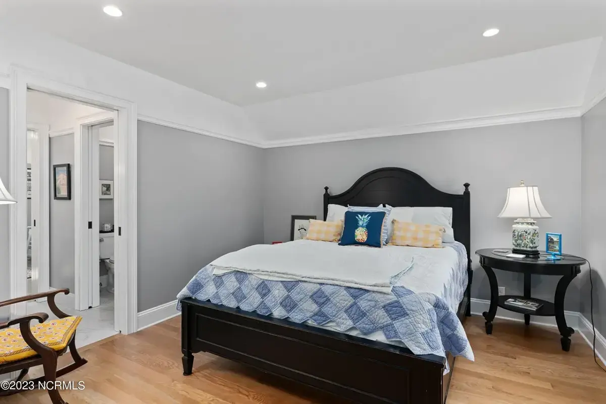 Interior 19 – Proiect de casa cu 2 etaje 204 m²: 3 Dormitoare, 4 Bai, fara Garaj — 44908R