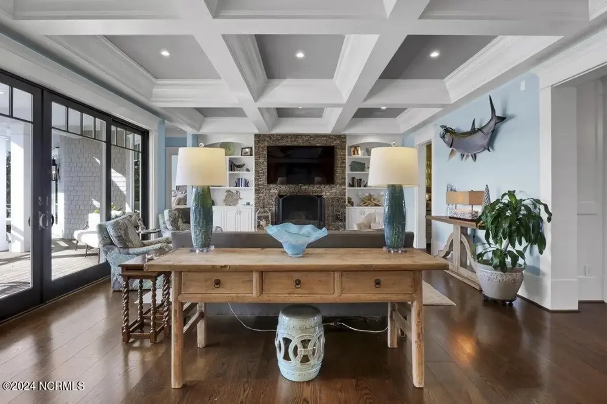 Interior 19 – Proiect de casa cu 2 etaje 585 m²: 5 Dormitoare, Birou, 7 Bai, Bucatarie deschisa, Garaj — 10297R