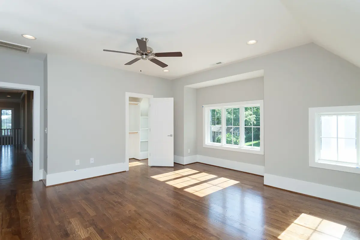 Interior 13 – Proiect de casa cu etaj 293 m²: 3 Dormitoare, Birou, 4 Bai, Bucatarie deschisa, Garaj — 21252R