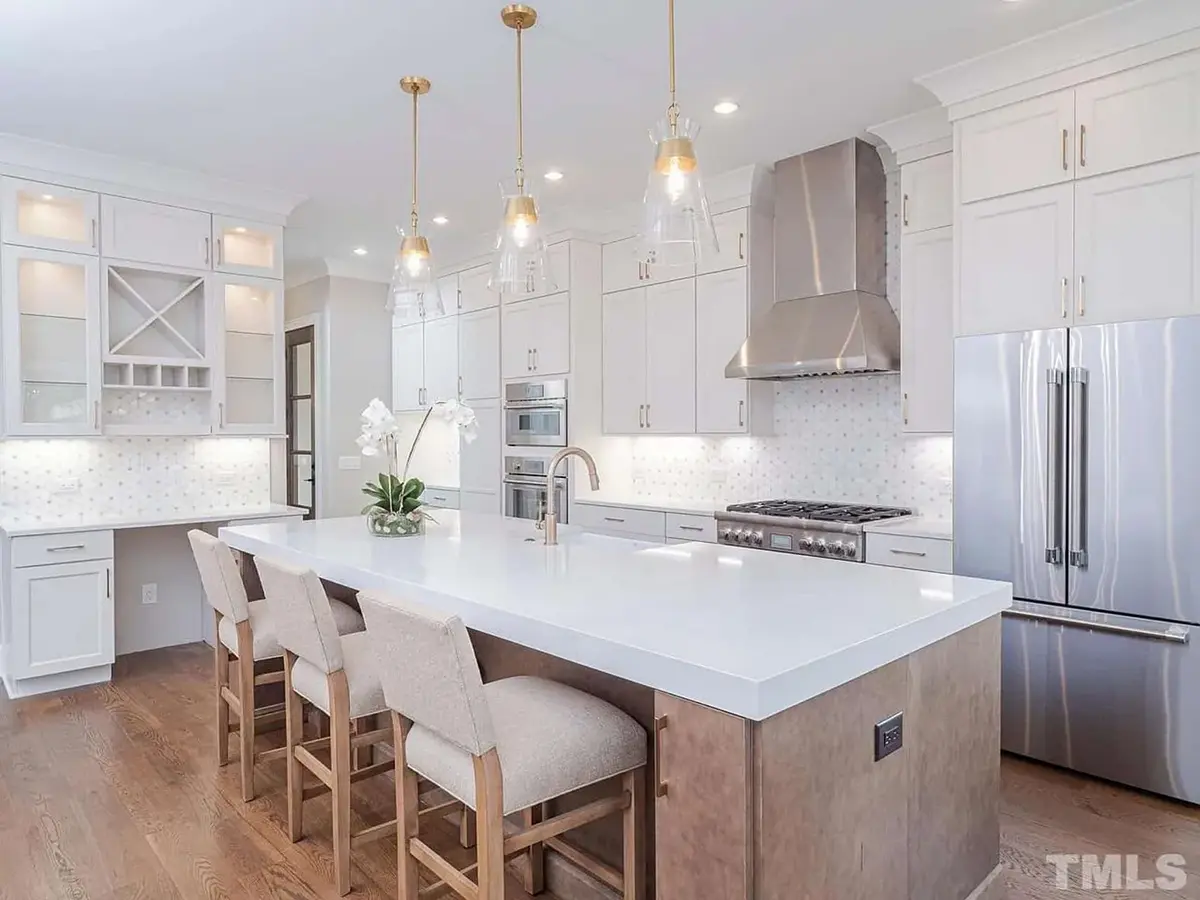 Interior 8 – Proiect de casa cu etaj 413 m²: 5 Dormitoare, 5 Bai, Bucatarie deschisa, Garaj — 95263R