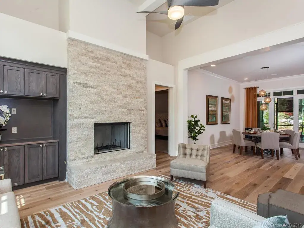 Interior 7 – Proiect de casa parter cu mansardă 176 m²: 3 Dormitoare, Birou, 4 Bai, Bucatarie deschisa, Garaj — 91640R
