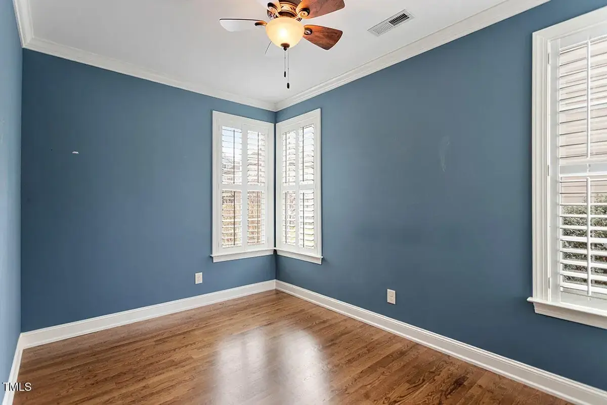 Interior 6 – Proiect de casa parter cu mansardă 263 m²: 3 Dormitoare, 3 Bai, Bucatarie deschisa, Garaj — 85125R