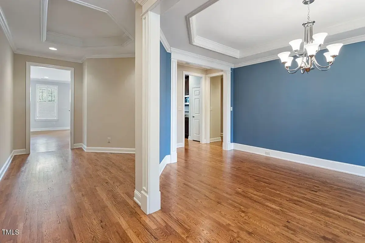Interior 8 – Proiect de casa parter cu mansardă 263 m²: 3 Dormitoare, 3 Bai, Bucatarie deschisa, Garaj — 85125R