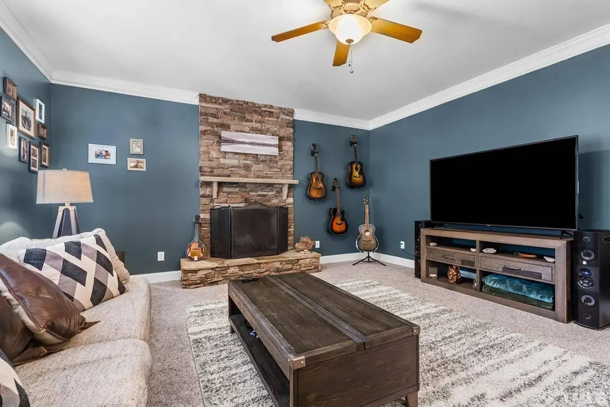 Interior 13 – Proiect de casa cu etaj 247 m²: 3 Dormitoare, 3 Bai, Bucatarie deschisa, Garaj — 83552R