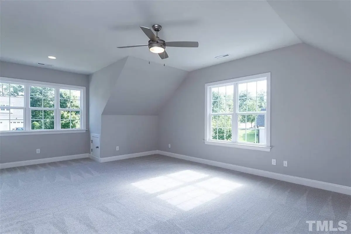 Interior 14 – Proiect de casa parter cu mansardă 267 m², 4 Dormitoare — 27410R