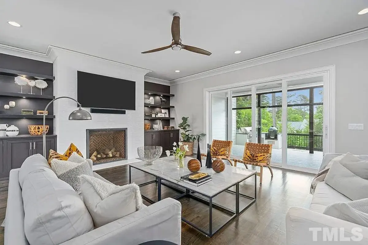 Interior 4 – Proiect de casa parter cu mansardă 398 m², 4 Dormitoare — 43606R