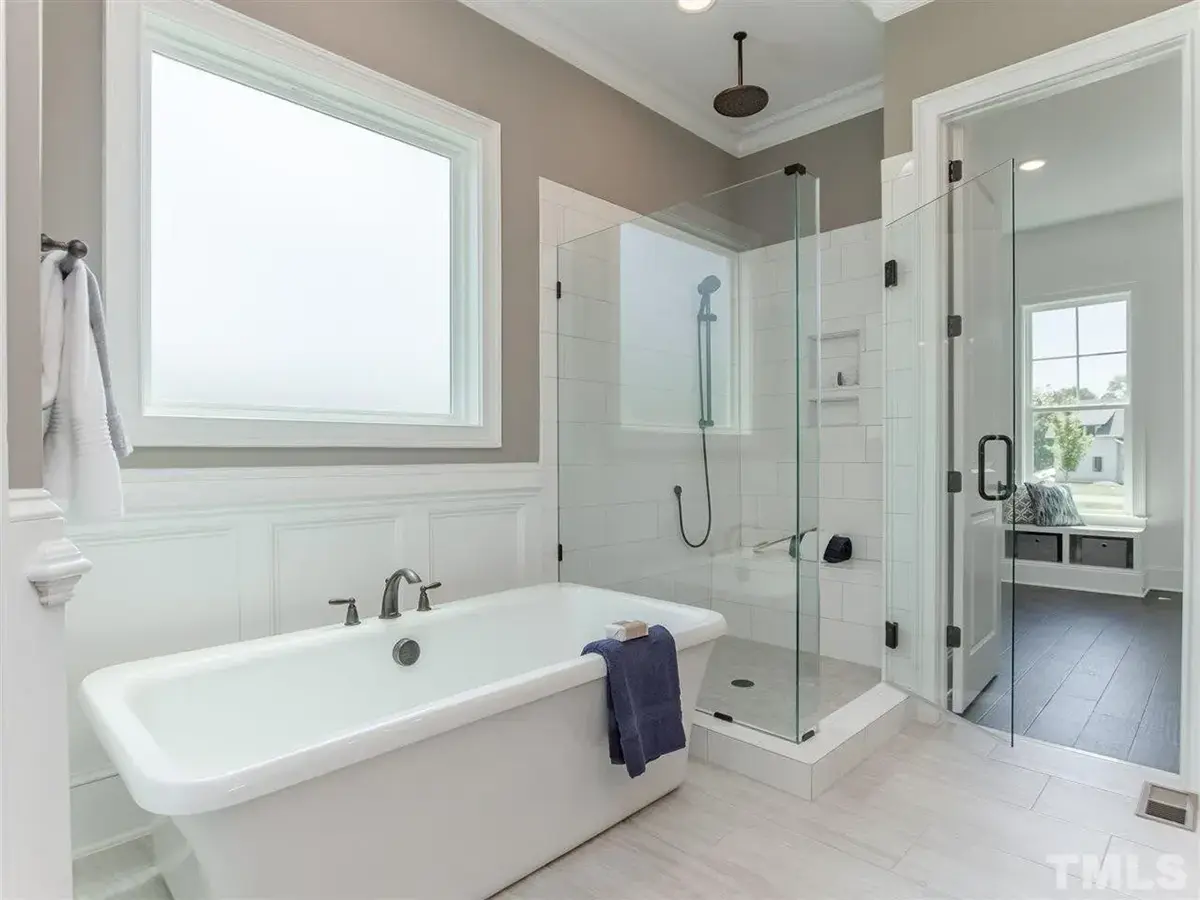 Interior 18 – Proiect de casa parter cu mansardă 363 m², 5 Dormitoare — 64220R