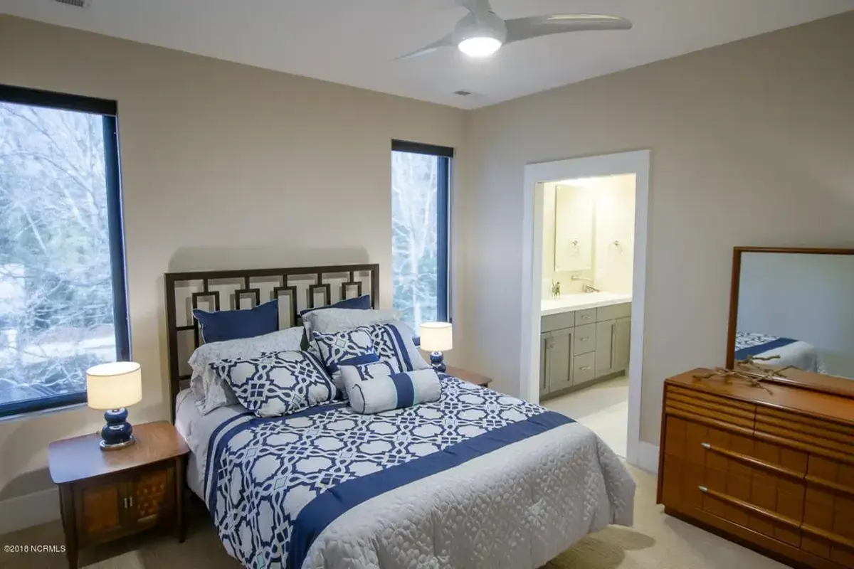 Interior 10 – Proiect de casa cu 2 etaje 351 m², 5 Dormitoare — 70598R