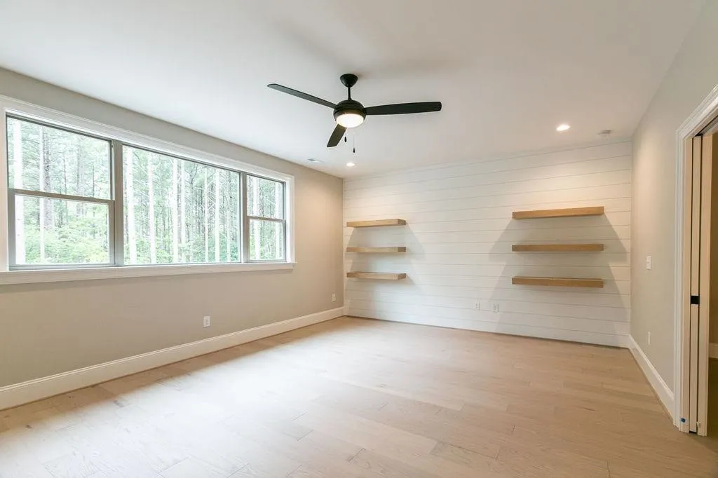 Interior 13 – Proiect de casa cu etaj 360 m², 5 Dormitoare — 82075R