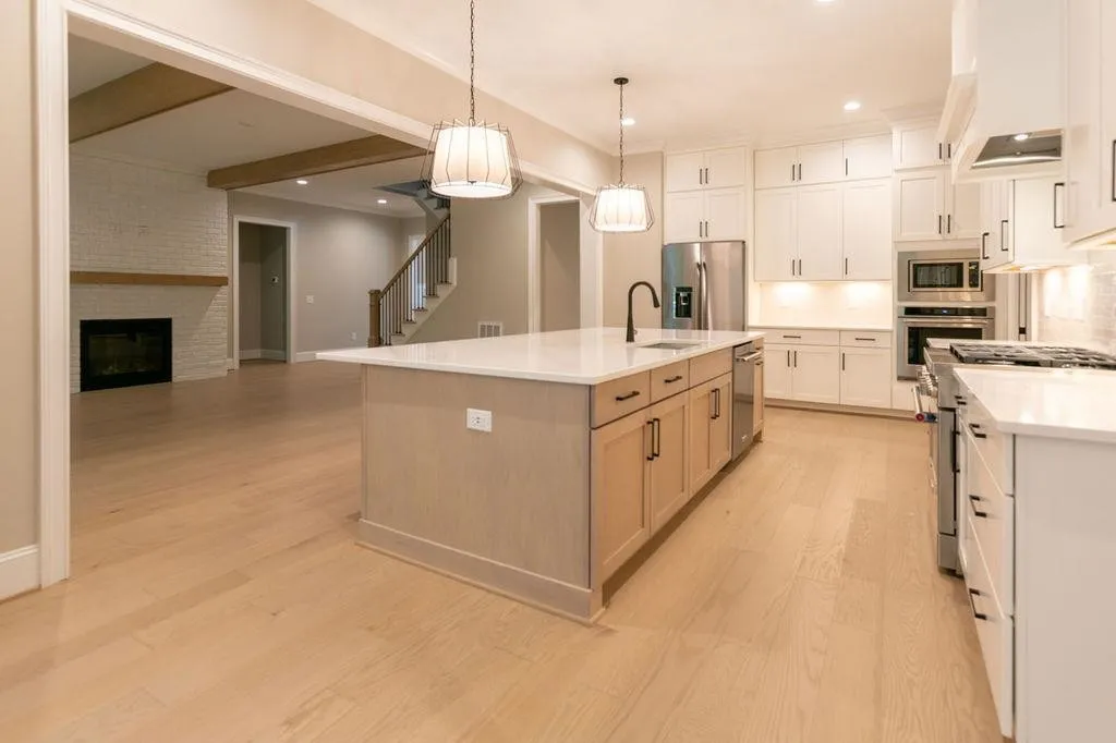 Interior 18 – Proiect de casa cu etaj 360 m², 5 Dormitoare — 82075R