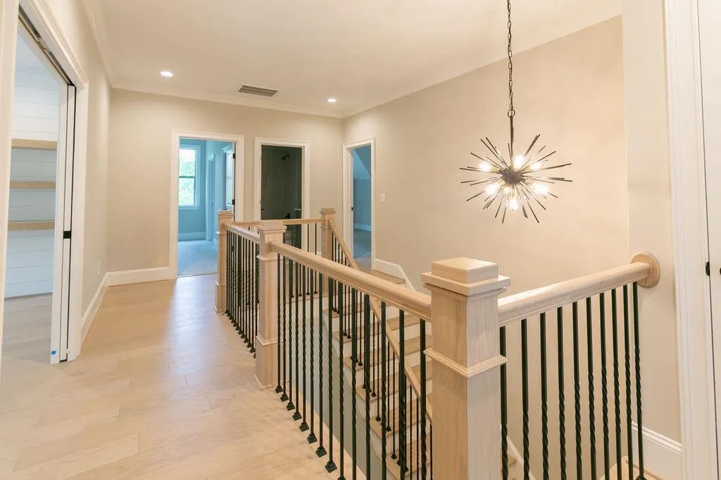 Interior 14 – Proiect de casa cu etaj 360 m², 5 Dormitoare — 82075R