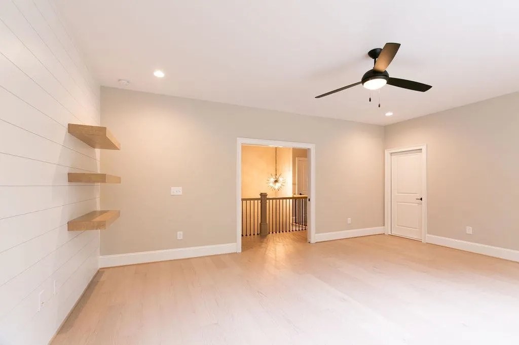 Interior 12 – Proiect de casa cu etaj 360 m², 5 Dormitoare — 82075R