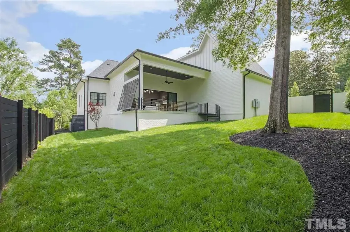 Fotografii reale ale caselor construite 17 – Proiect de casa cu etaj 433 m², 4 Dormitoare — 51188R