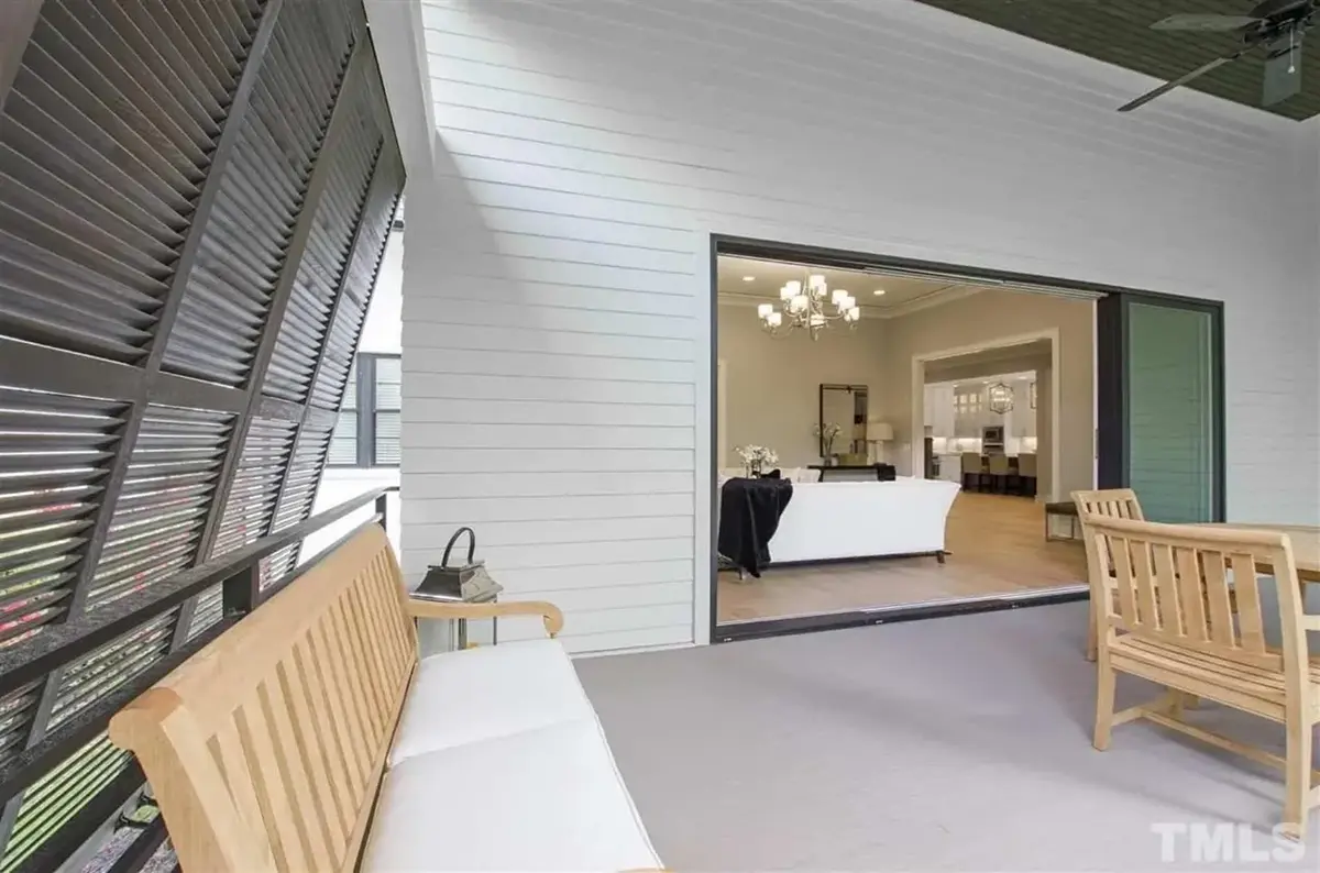 Fotografii reale ale caselor construite 20 – Proiect de casa cu etaj 433 m², 4 Dormitoare — 51188R